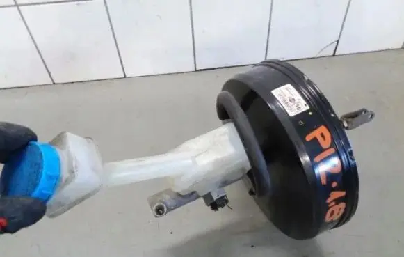 Nissan Primera Brake booster