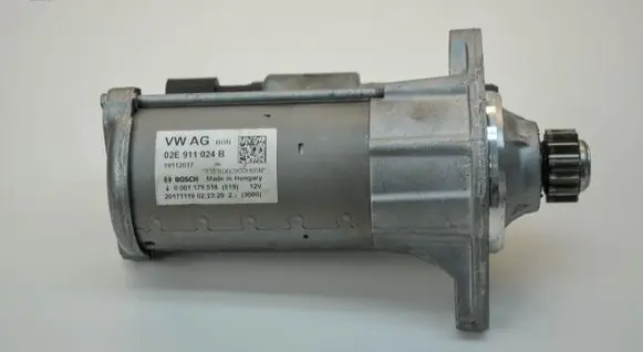 Volkswagen Tiguan Starter motor 02E911024B