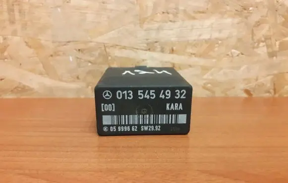 Mercedes-Benz E W124 Other relay 0135454932 05999662