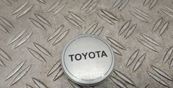 Toyota Auris E180 Original wheel cap 