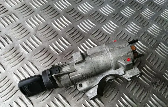 Audi A6 S6 C5 4B Ignition lock 4B0905851B