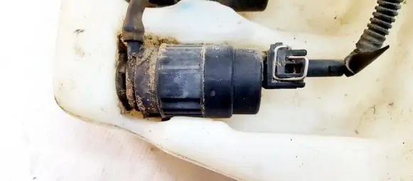 Mitsubishi Space Star Windscreen/windshield washer pump