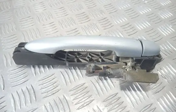 Renault Laguna II Front door exterior handle 8200004747
