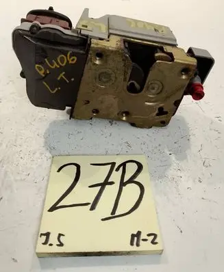 Peugeot 406 Rear door lock 913840