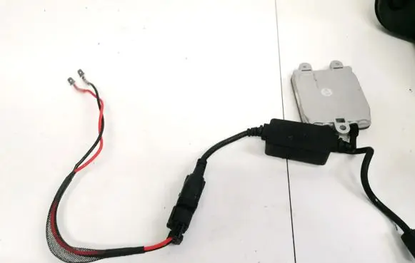 BMW 5 GT F07 Headlight ballast module Xenon E1310R023769 E1310R-023769
