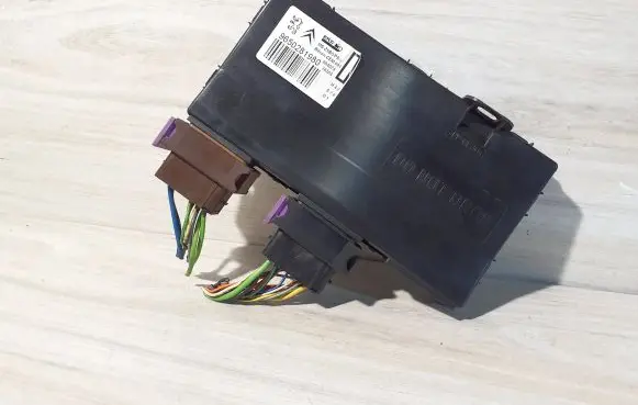 Peugeot 607 Seat control module 9650281980