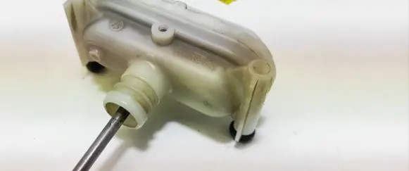 Volkswagen PASSAT B4 Central locking motor 3A9862159