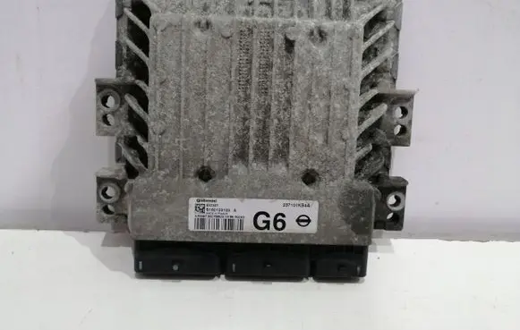 Nissan Juke I F15 Engine control unit/module