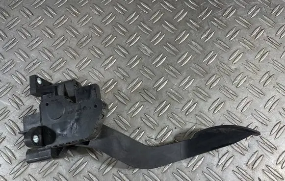 Iveco Daily 6th gen Accelerator throttle pedal 5801333490