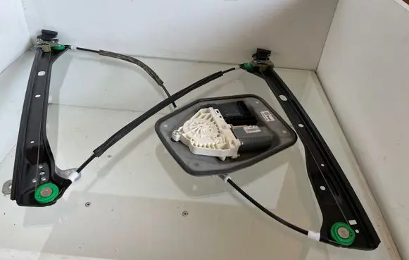 Volkswagen Golf V Front door window regulator with motor 5M0837462 1K4837462A 1K3837462A