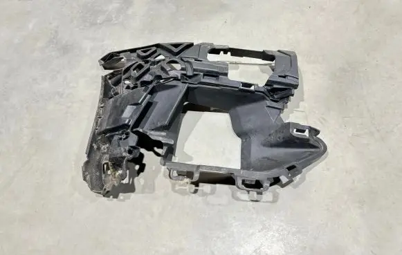 Volkswagen Golf VII Front bumper mounting bracket 5G0807724L 5G0853950M