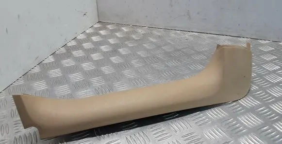 Volkswagen Touareg I Other trunk/boot trim element 7L6867672D