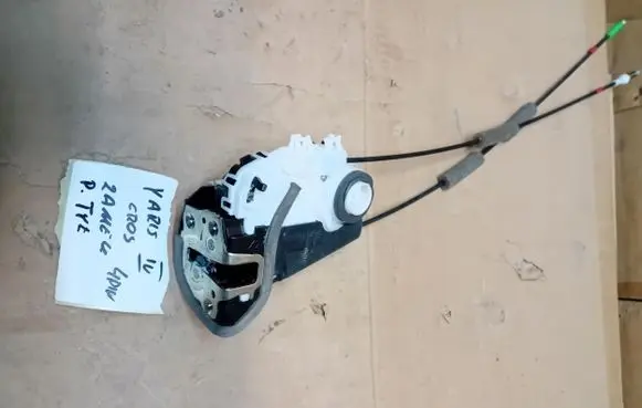Toyota Yaris XP210 Front door lock