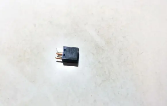 Mitsubishi Colt Other relay mb953382 v23075e1001x1