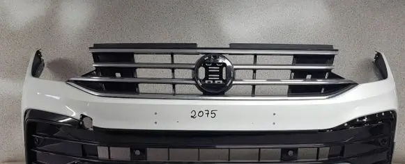 Volkswagen Tiguan Front bumper 5NA807221D