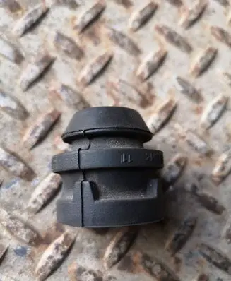 Land Rover Range Rover Evoque L538 Radiator mount bracket 31M5H8B204AB