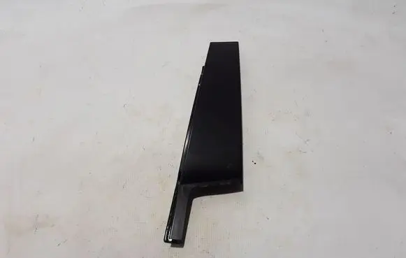 Mercedes-Benz GLC C253 Front door glass trim molding A2536900187