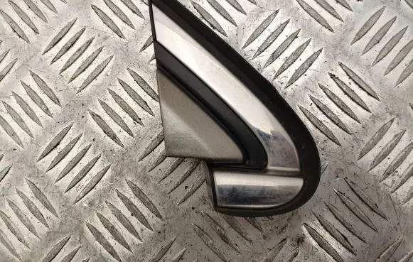 Honda CR-V Fender end trim 212831264