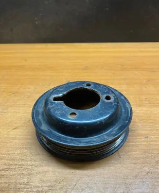 BMW 5 E39 Water pump pulley 2246129