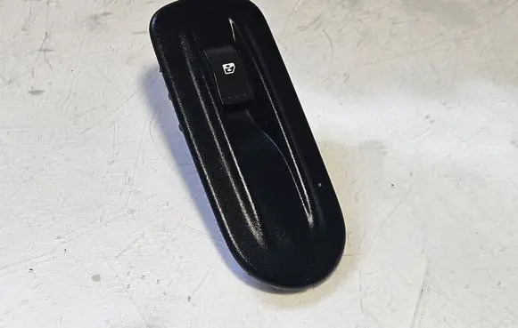 Renault Master II Electric window control switch 8200206603