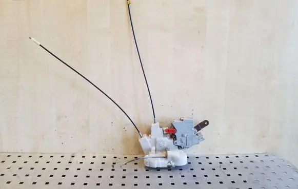 Subaru Forester SG Front door lock