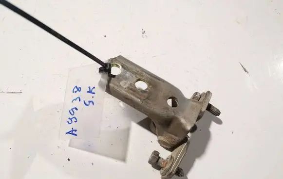 Mitsubishi Grandis Rear door lower hinge