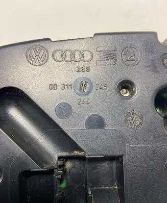 Volkswagen PASSAT B5.5 Speedometer (instrument cluster) 88311245