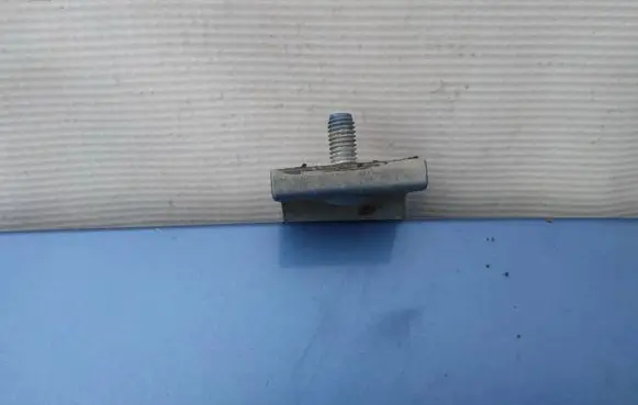 Volkswagen Polo IV 9N3 Tailgate/trunk/boot hinge