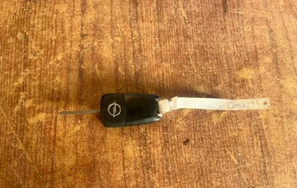 Opel Corsa D Ignition key/card 13188284