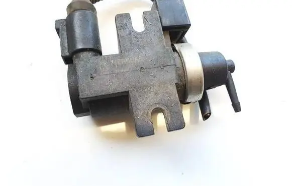 Audi A4 S4 B6 8E 8H Turbo solenoid valve 8e0906628a 7.22903-.30