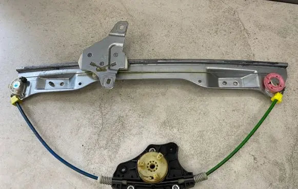 Opel Corsa D Front window lifting mechanism without motor 13298154 541613212 32305000