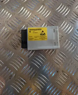 BMW 5 E60 E61 Central console control unit 9169521
