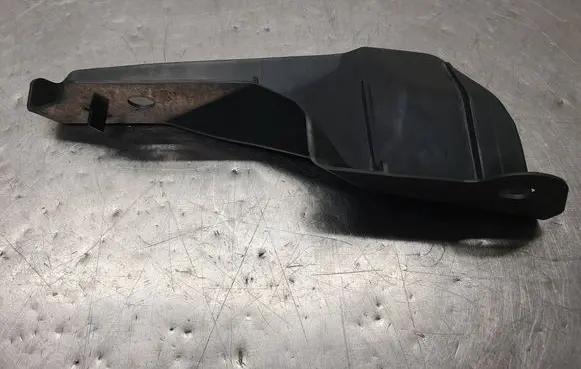 Mazda CX-3 Front bumper mounting bracket D10E56251