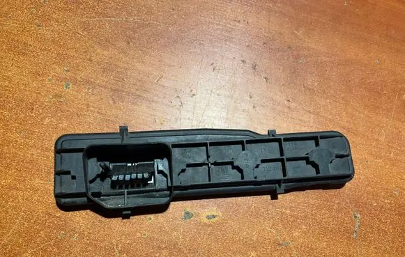 Opel Astra G Tail light bulb cover holder 393204
