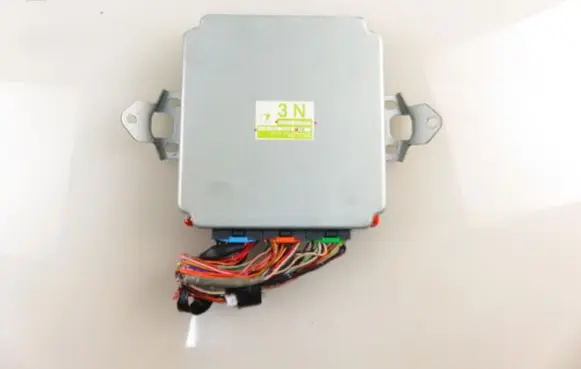 Subaru Legacy Engine control unit/module A18000D8Q 22611AG192