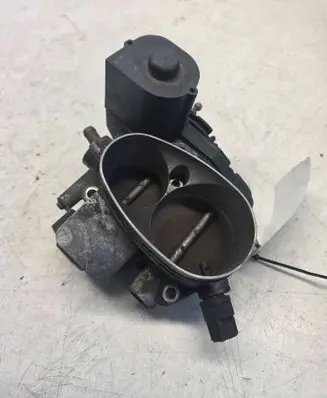Audi A8 S8 D2 4D Throttle valve 077133063AE