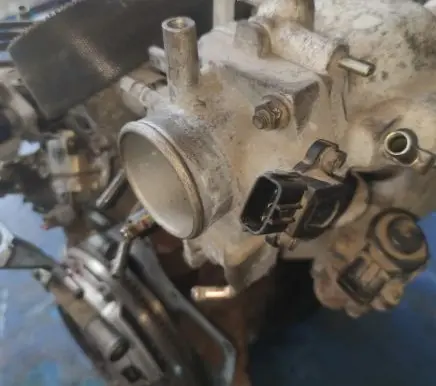 Mazda 323 Throttle valve e9t06571 z599