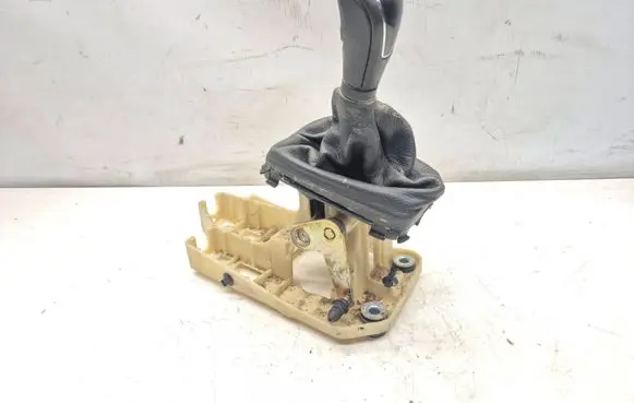 Volvo V70 Gear shifter/selector 