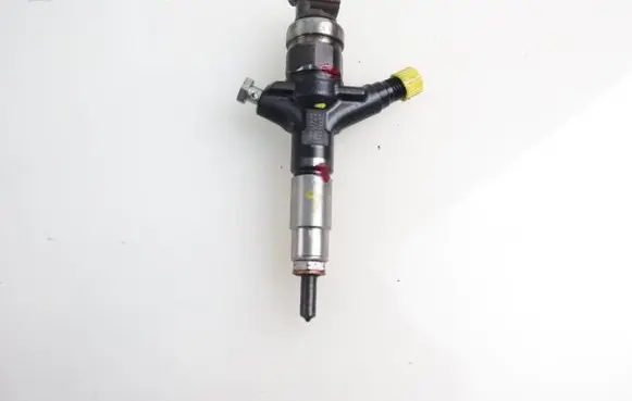 Subaru Impreza III Fuel injector 16613AA020