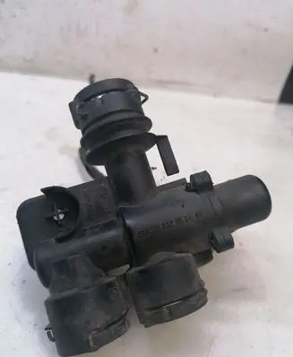 Mercedes-Benz E W211 Coolant heater control valve A2118320584
