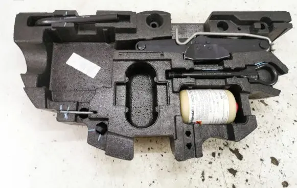 Renault Laguna III Tool set 