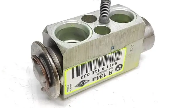 BMW 5 E60 E61 Air conditioning (A/C) expansion valve 9138032 64119138032 326302