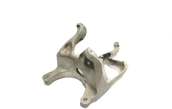 Audi A8 S8 D3 4E Engine mounting bracket 4E0199370AR