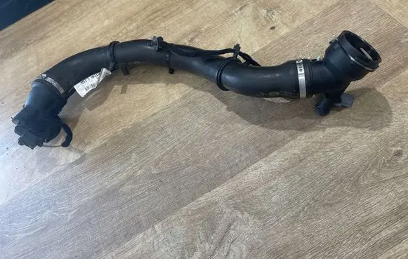 Land Rover Range Rover Velar Engine coolant pipe/hose HK838286FD