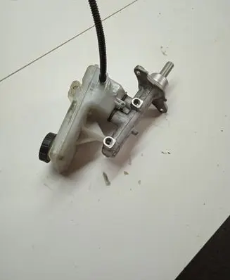Renault Trafic II (X83) Master brake cylinder