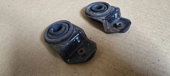 Suzuki Ignis Radiator mount bracket 1787880G00