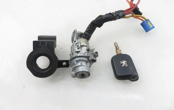 Peugeot 607 Ignition lock 9635262680