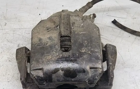 BMW 5 E39 Front brake caliper