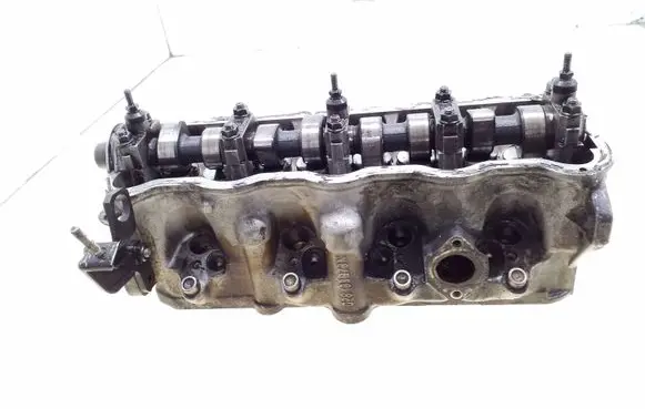 Audi 80 90 S2 B4 Engine head 028103373N