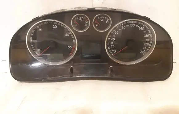 Volkswagen PASSAT B5.5 Speedometer (instrument cluster) 88311245